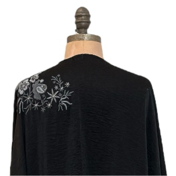 Hello Nite! "Silky Soft Embroidered Loungewear Black Kimono" - Picture 7 of 7